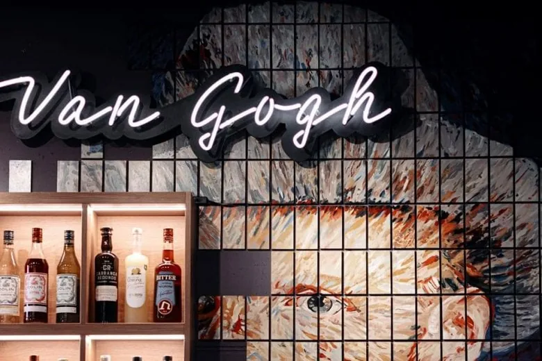 Wine bars and restaurants - Van Gogh Spirits Gallery