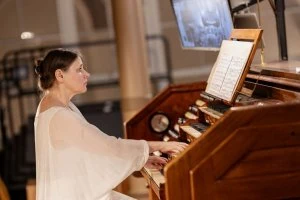 The Year bids farewell in the Sound of the Organ