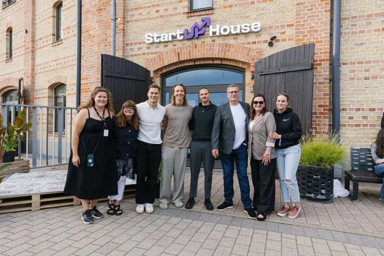 Ar krāšņu ballīti atklāj "Startup House Riga" otro ēku Spīķeros