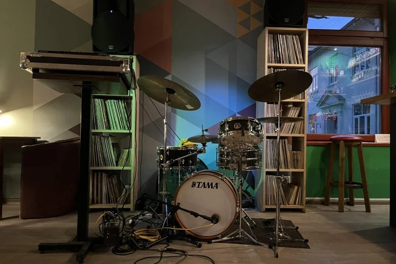Craft alus darītavas un bāri Rīgā - Vinilbārs
