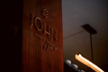Restaurant JOHN Chef's hall (Michelin Star)