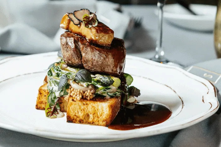 Riga's Hotel restaurants - SNOB Bar & Restaurant