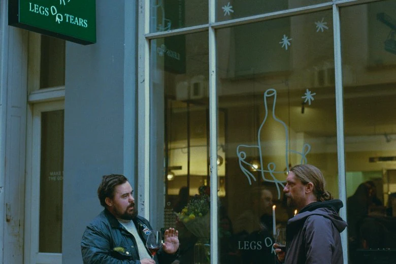Wine bars and restaurants - Legs or Tears