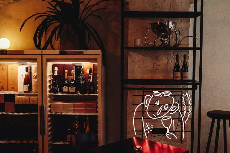 Vīna bāri un restorāni - VIETA