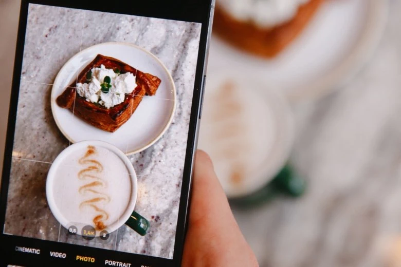 Things to do in Riga this autumn - Share a slice of cake