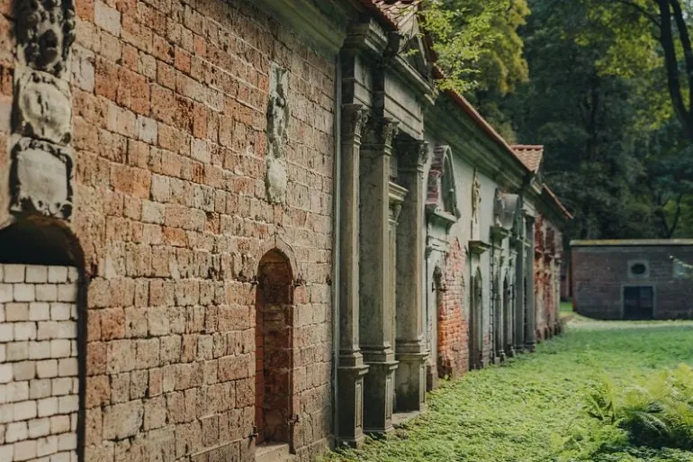 Berlin - Alternative walks and tours in Riga