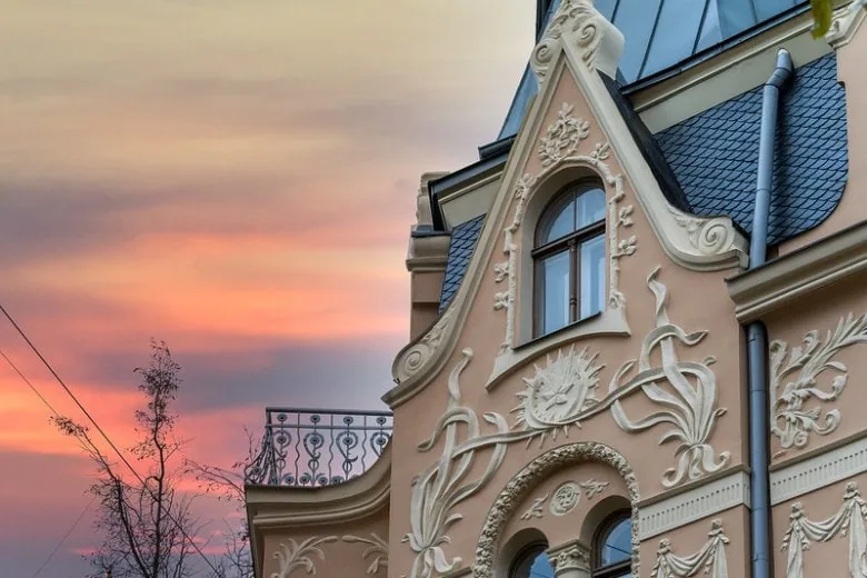 Paris - Evening walk in The Quiet Centre and the Art Nouveau district