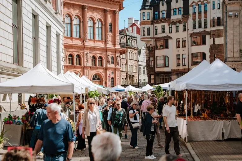 Riga’s 825th Birthday Celebrations - Discover Traditional Latvian Crafts at Dome Square market