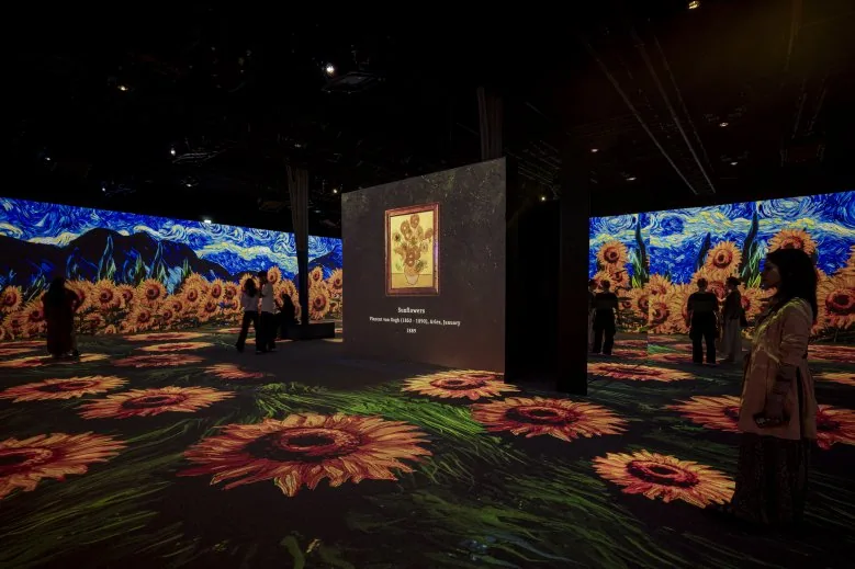 Riga in Summer - Immersive Art Experiences: Van Gogh & Da Vinci