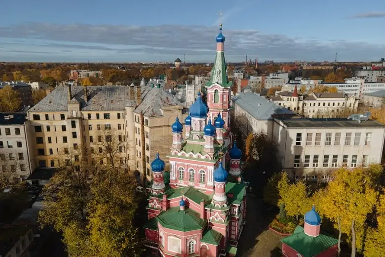 Pārdaugava - Holy Trinity Orthodox Church & Church of Luther