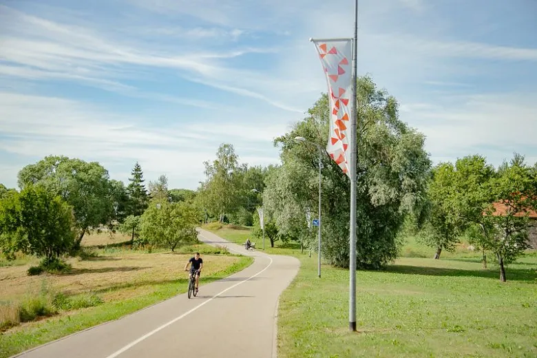 Latgales apkaime - Ķengaraga promenāde – Mierpilns izbrauciens gar Daugavu