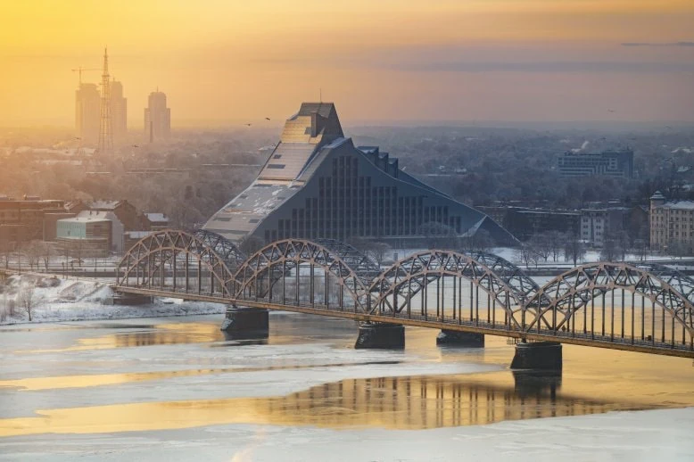 Wie kommt man vom Flughafen zum Stadtzentrum? - Wie kommt man vom Flughafen zum Stadtzentrum?