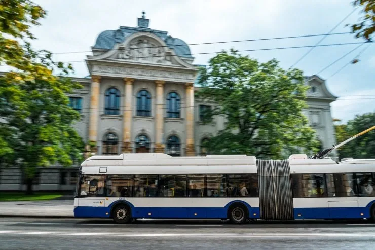 Kā nokļūt no lidostas uz pilsētas centru? - Kā nokļūt no lidostas uz pilsētas centru?