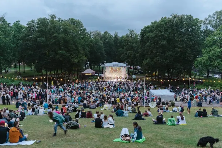 Open-Air-Konzertsaison auf der Bühne im Dzegužkalns Park - Open-Air-Konzertsaison auf der Bühne im Dzegužkalns Park
