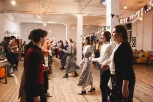 Balfolk und traditioneller Tanzball