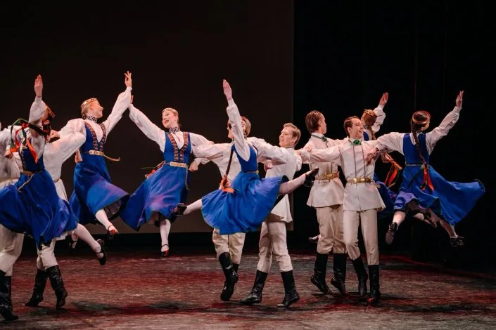 Konzert „Viļņošanās“ (Undulation) des Volkstanzensembles „Liesma“ - Konzert „Viļņošanās“ (Undulation) des Volkstanzensembles „Liesma“