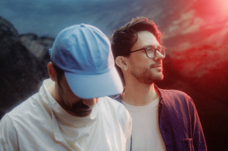 Duets Grandbrothers. Fotogrāfs - Dan Medhurst