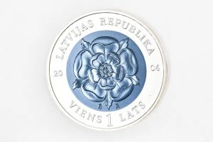 Izstāde "100 gadi: lits, lats, krona"