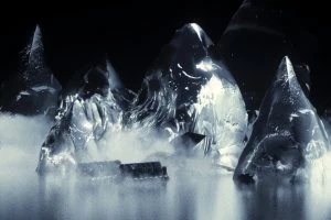 Die Ausstellung "Augury: Hybrides Zuhören und atmosphärische Stimmung"