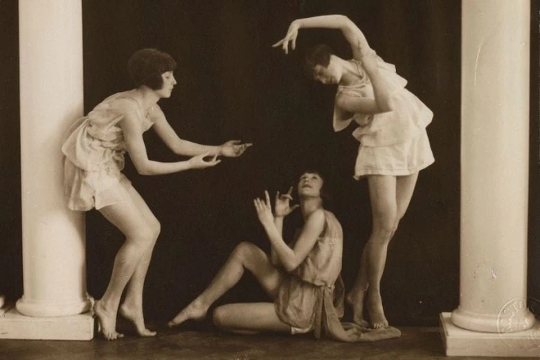 Three students from the Beatrise Vīgnere School of Physical and Aesthetic Education in the artistic dance number Pastoral. 1927. Collection of the Literature and Music Museum. Photo: Augusts Rostoks, Riga