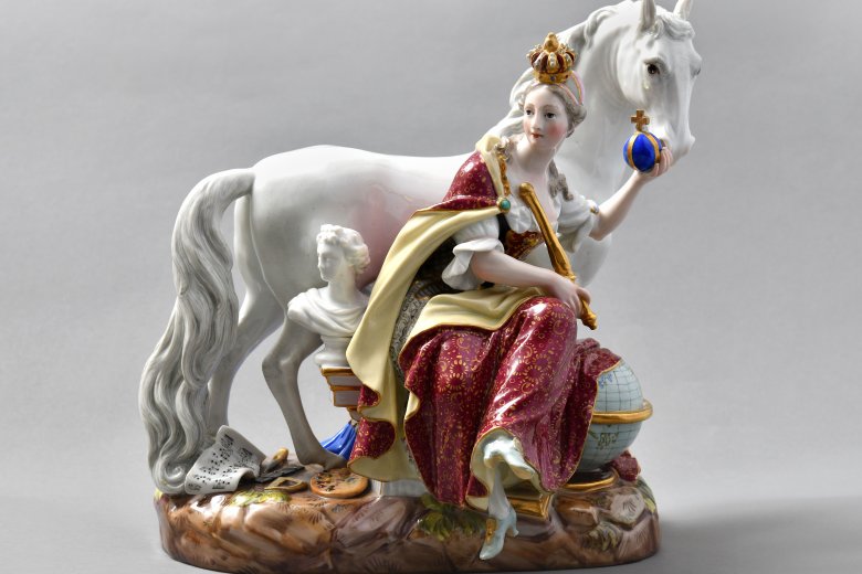 Allegory of Europe. From the series “Four Continents”. Model of 1745 by Johann Joachim Kändler (1706–1775), Johann Friedrich Eberlein (1695–1749). Meissen Porcelain Manufactory. Around 1850, Germany. Porcelain, overglaze decoration, gilding. Collection of