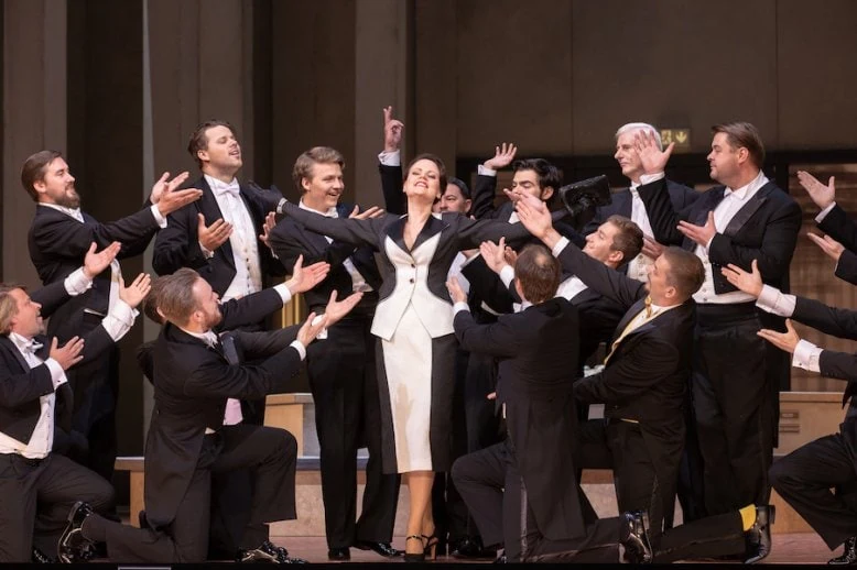 Operette "Die lustige Witwe" - Operette "Die lustige Witwe"