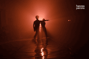 Oblicus. Dejas izrāde Hanzas Peronā