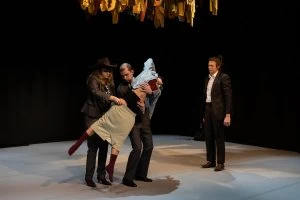 Performance "Seasons. Faux pas"