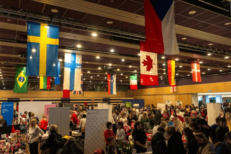 Starptautiskā sieviešu kluba Rīgā Ziemassvētku labdarības tirdziņš - Starptautiskā sieviešu kluba Rīgā Ziemassvētku labdarības tirdziņš