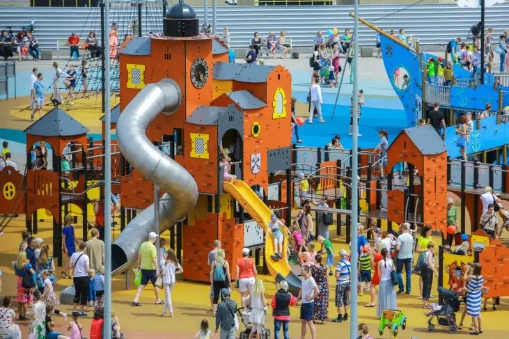 Spielplatz in der Innenstadt - Spielplatz in der Innenstadt