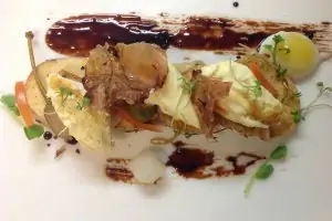  B-bar Restaurant 